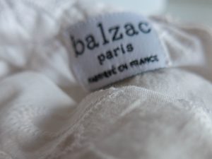 Détail Blouse Balzac Made in France