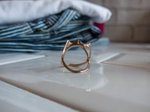 golden ring by Tamara Akcay